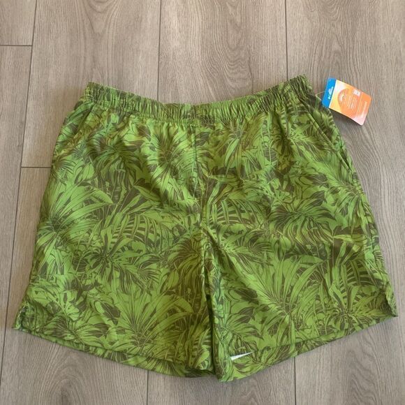 Columbia woman’s green shorts size L regular fit - Picture 2 of 5